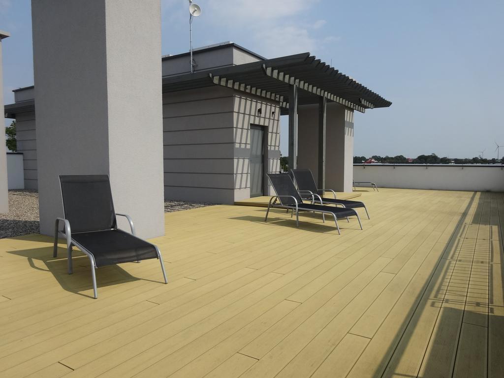אוסטרוני מורסקי Rezydencja Apartamenty Ostrowski מראה חיצוני תמונה