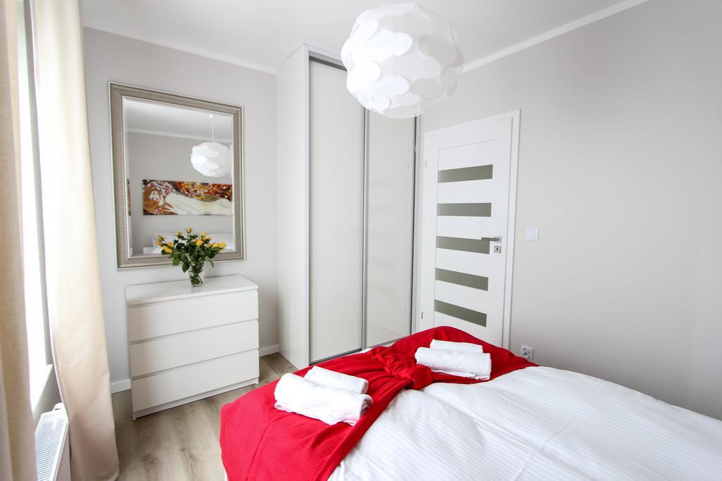 אוסטרוני מורסקי Rezydencja Apartamenty Ostrowski מראה חיצוני תמונה
